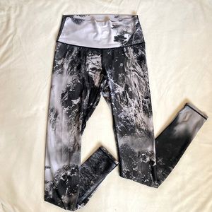 Yoga Democracy Mountain Leggings